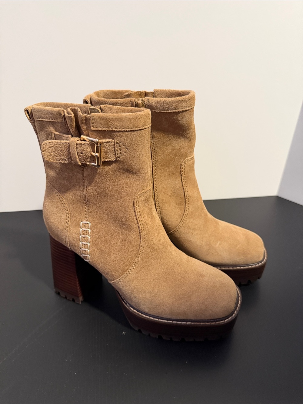 Steve Madden Women’s Suede Platform Ankle Boots - Tan size 7 NEW